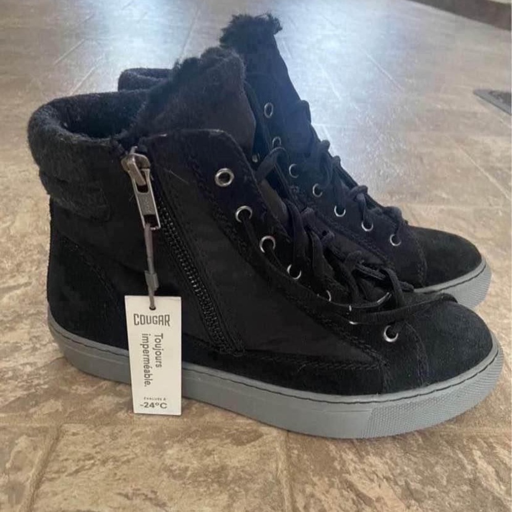 NWT Cougar Black and Gray Sneakers Urban Style